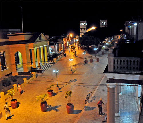 Baracoa de noche 6