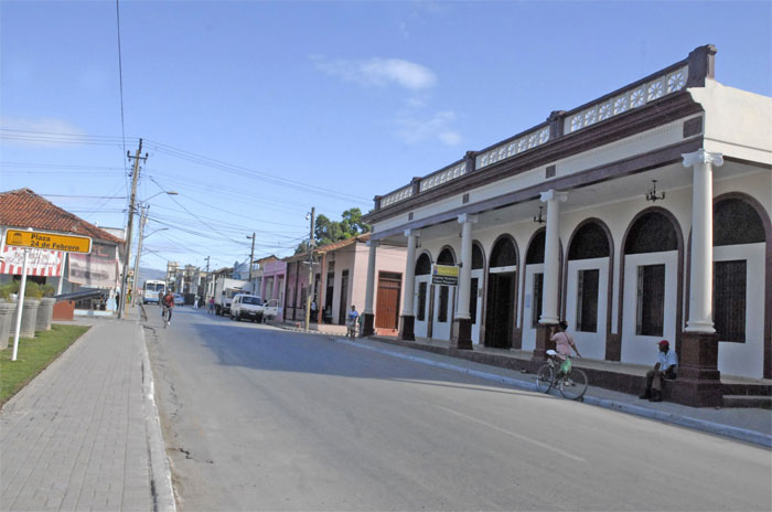 calle los maceo3