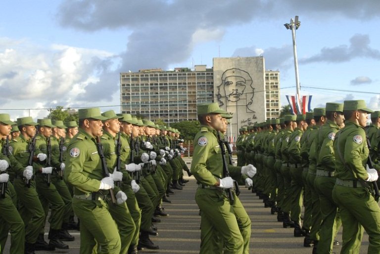 desfile militar marcha4
