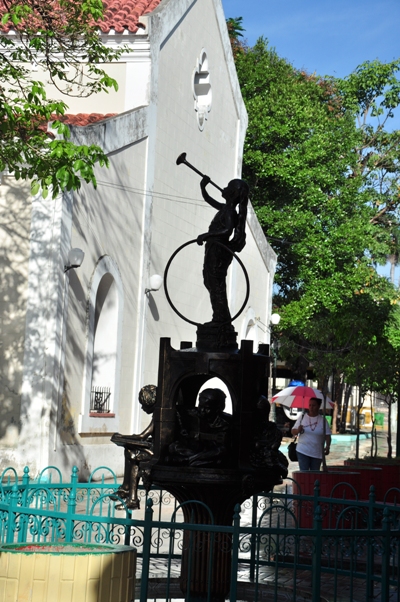 escultura guantanamera 2
