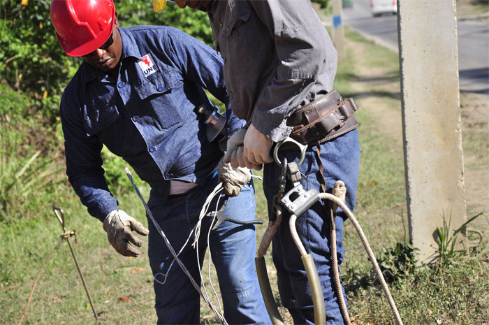 linieros empresa electrica10