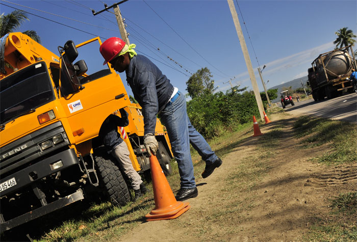 linieros empresa electrica8