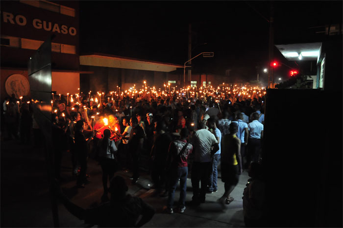 guantanamo desfila 2