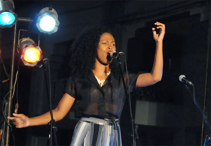 velada cancion politica4