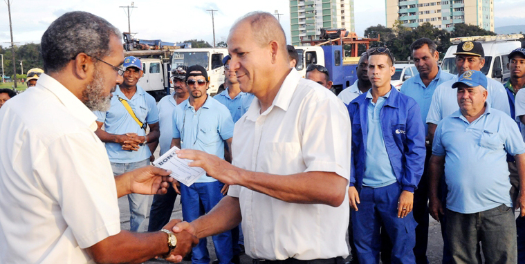 despiden trabajadores etecsa portada