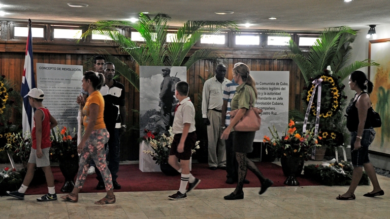 homenaje plaza segundo dia port