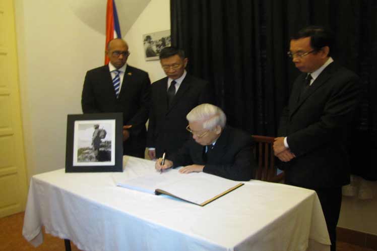 vietnam-libro-condolencias