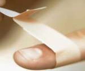 mujer denuncia 629 dolares por una curita