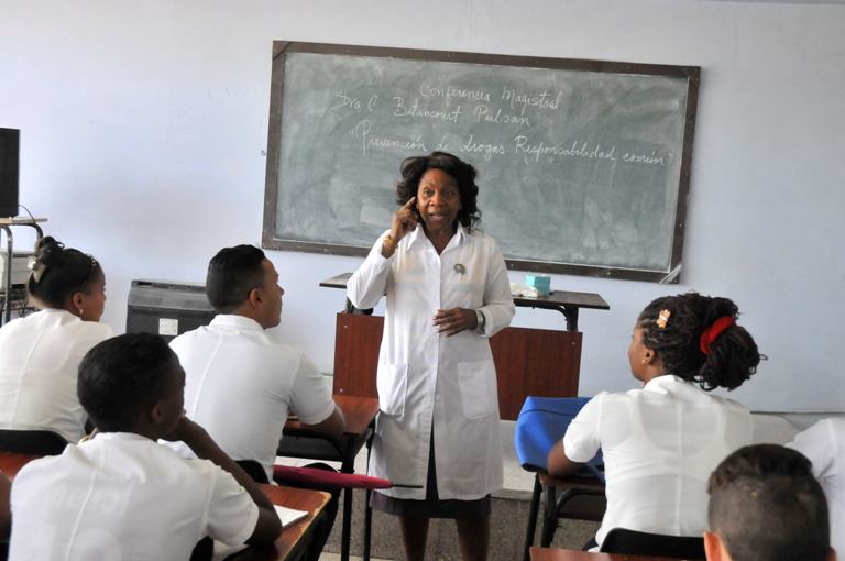 aula facultad ciencias medicas
