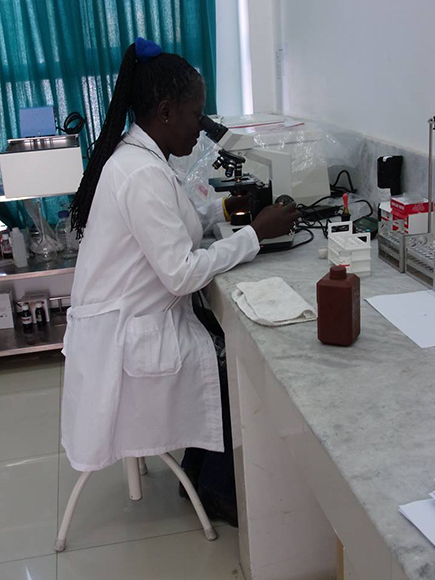 medicos-en-Nepal-junio