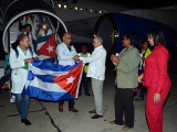 Médicos cubanos procedentes de Ecuador llegan a la patria