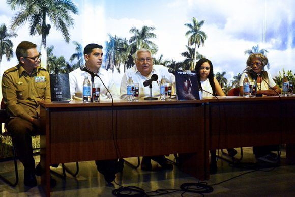 0808 Lanzamiento del Libro Ahi viene Fidel. Foto. Roberto Garaicoa Martinez 2