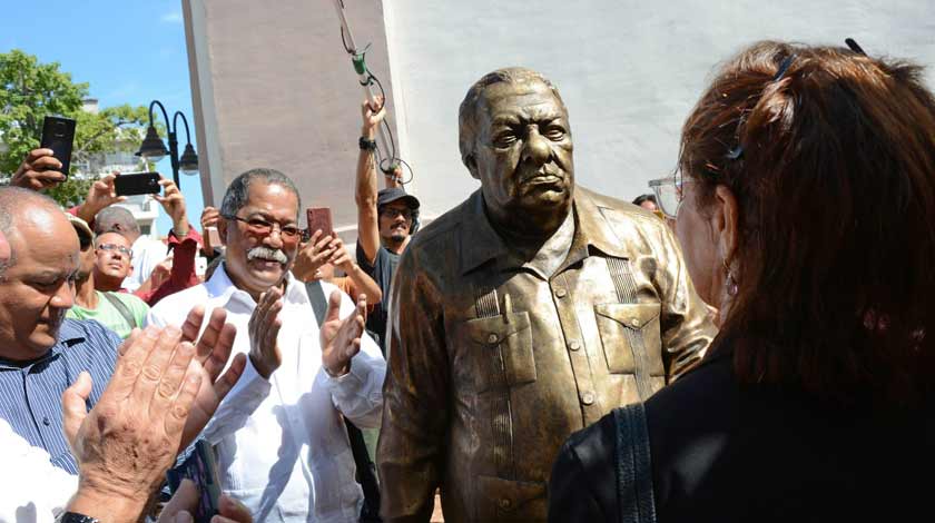 1007 guillen estatua6