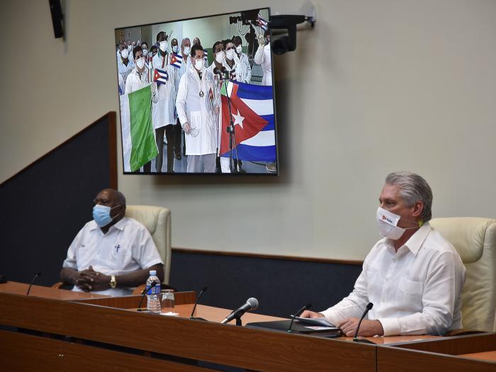 Diaz canel recibe online médicos en Italia