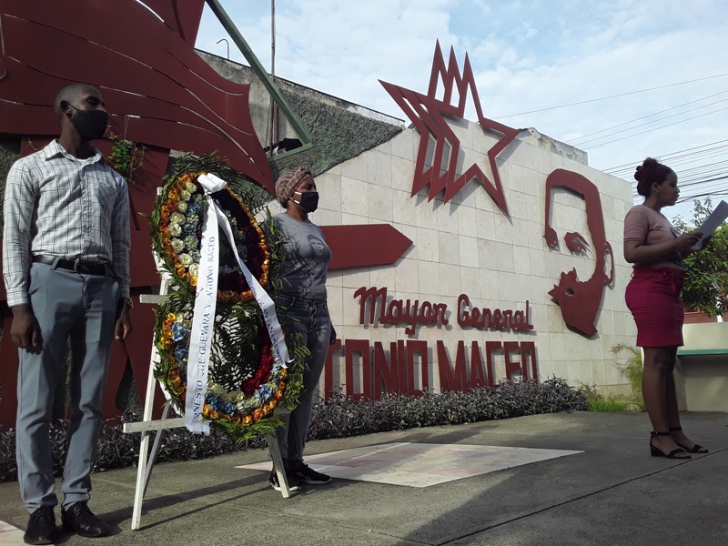 homenaje a Maceo y Che