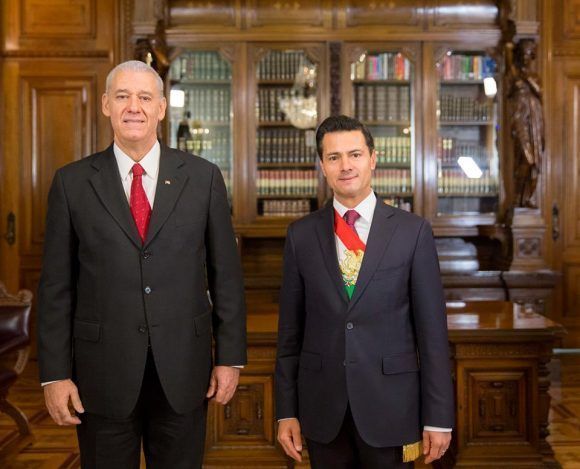 Embajador de Cuba en México presenta cartas credenciales al presidente de esa nación Enrique Peña Nieto 580x469