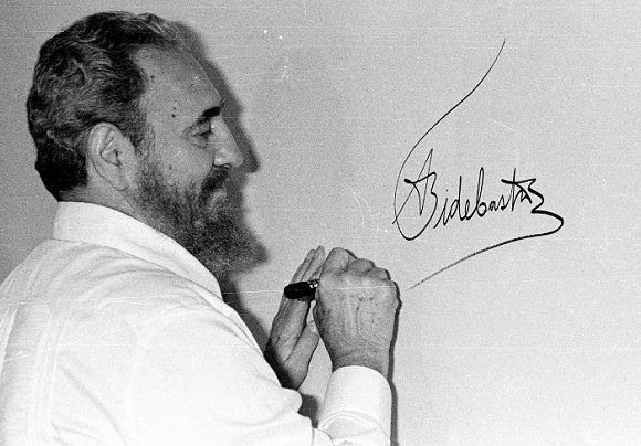 Fidel firma 580x404