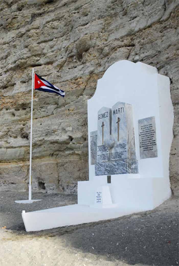 guantanamo Obelisco que en Playita de Cajobabo perpetúa el desembarco de Martí y Gómez junto a otros compatriotas el día 11 de Abril de 1895, igualmente monumento nacional