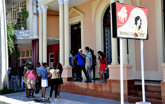 Sonando en Cuba en Guantánamo 6