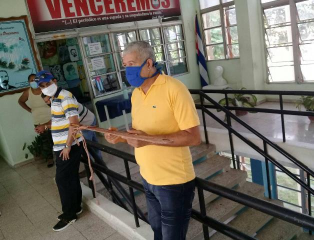 réplica del machete Venceremos