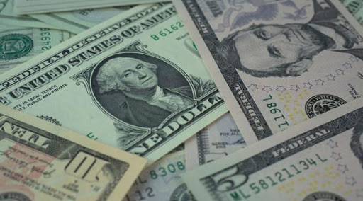 2106 dolares estadounidenses