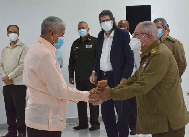 Machete Gómez FAR 21