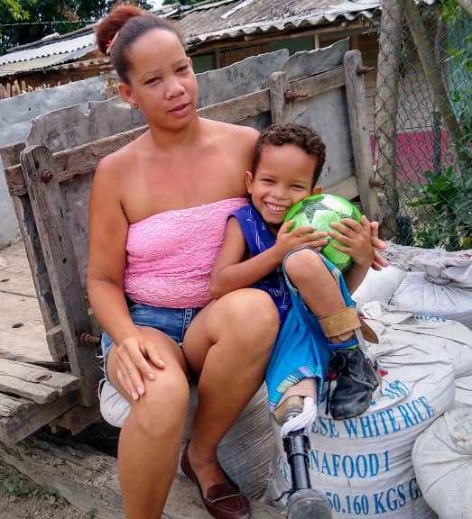 2 con su mama