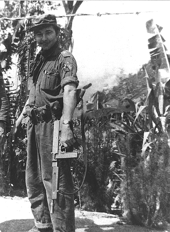 5 raul castro de pie operacion antiaerea b n 