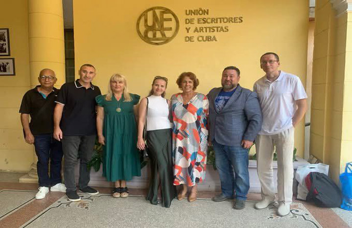 1014 escritores artistas rusos cubanos w