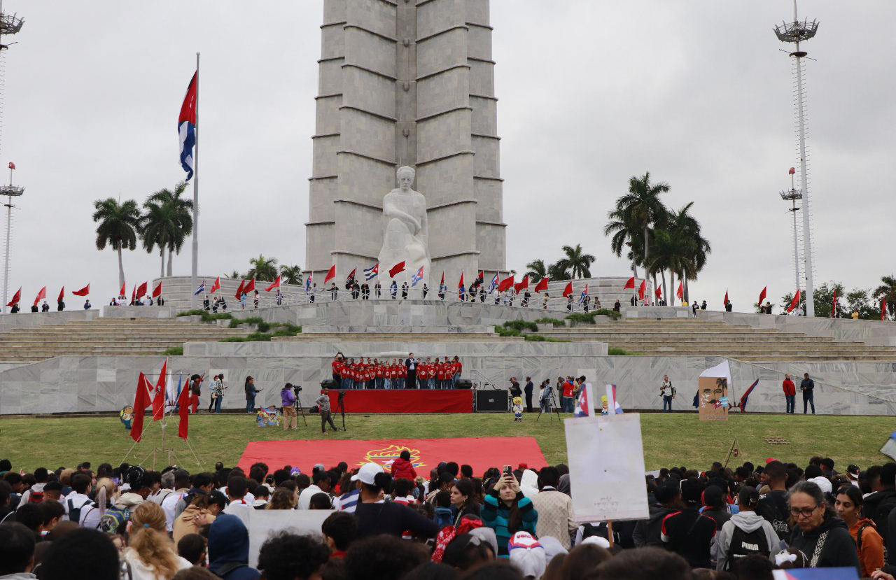 0128 pioneros plaza parada martiana