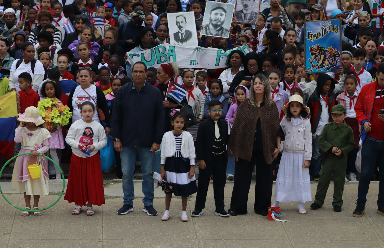 0128 pioneros plaza parada martiana3