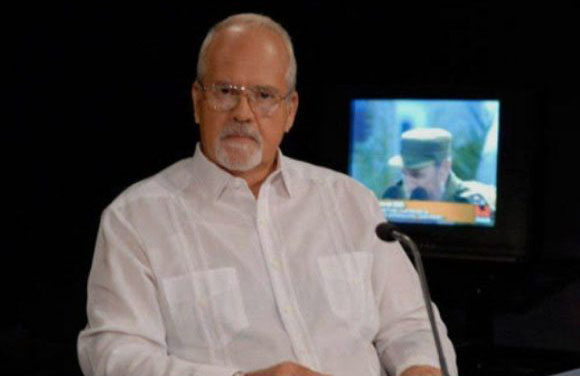 0202 premio a jose luis mendez