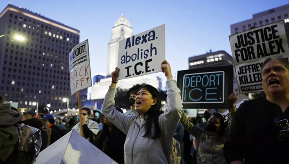 manifestantes en los angeles contra ICE