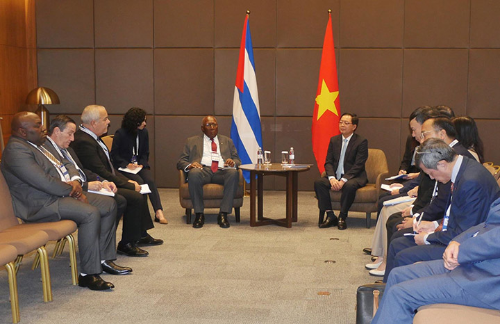 0529 mesa ministro vietnamita
