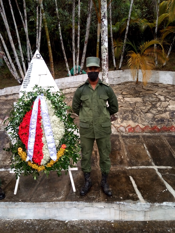 homenaje flor crombet
