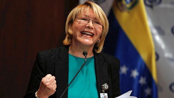 La fiscal general de Venezuela Luisa Ortega Díaz hace declaraciones durante una conferencia de prensa en Caracas. 580x326