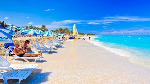Playas Varadero Cuba turistas FotoDreamstime MEDIMA20170616 0190 31 580x326
