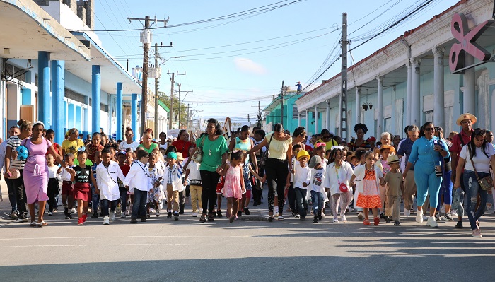 desfile pioneril por el primero de mayo 2025 5