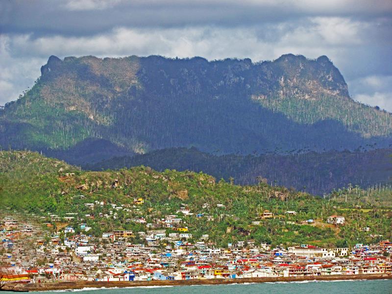 Baracoa ciudad y El Yunque