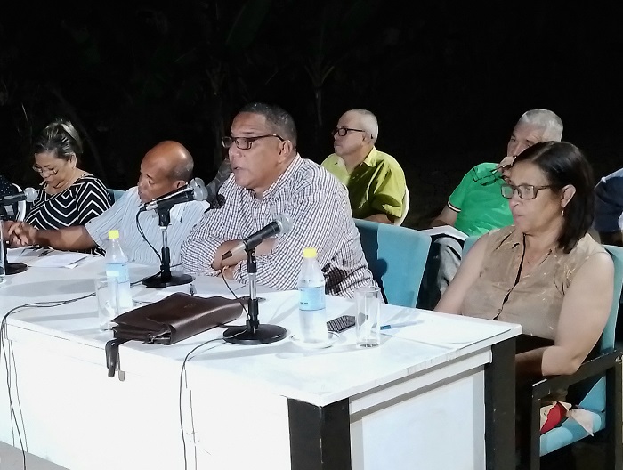 Dialogando en Acueducto 10