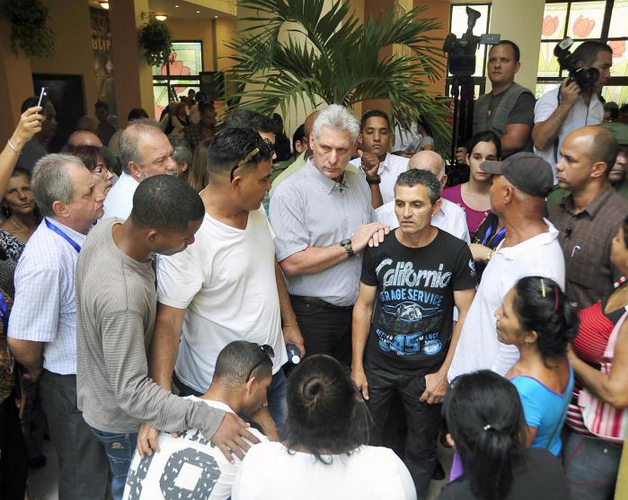 3 diaz canel y familiares