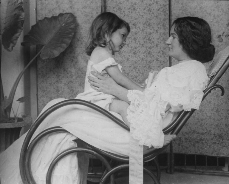 niña madre