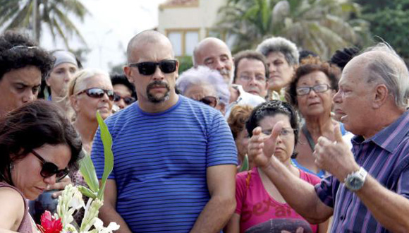cenizas-de-alina-rodriguez-en-malecon-1