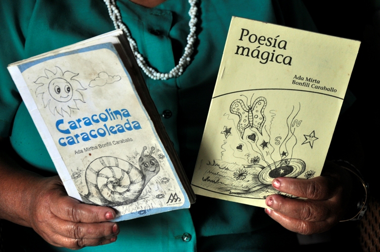 escritora invidente libros