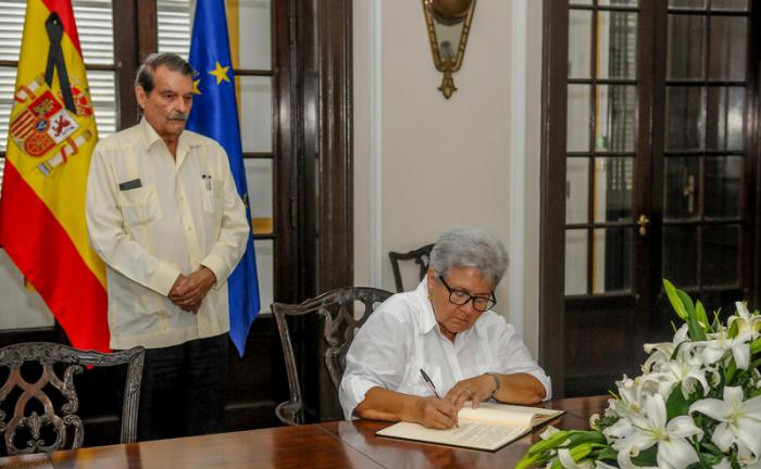 gladys bejerano libro condolencias atentados