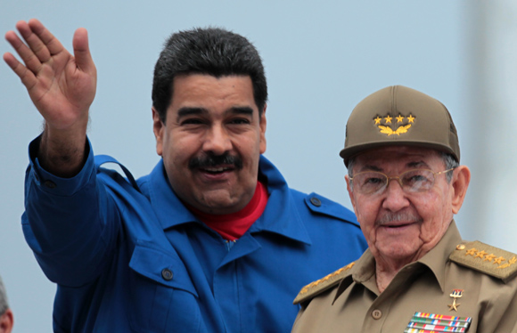 raul y maduro desfile por el primero de mayo 02