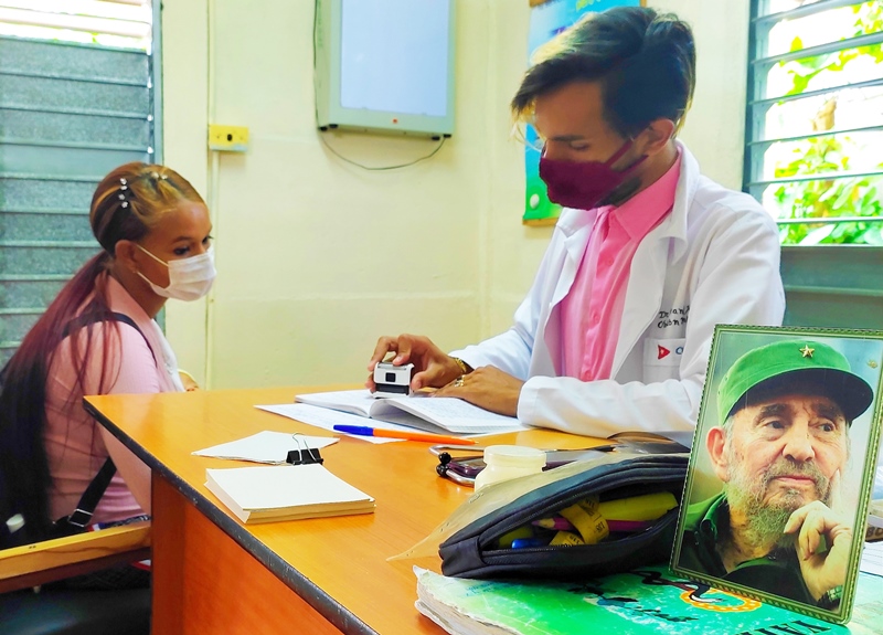 Copia Foto médico Yateras