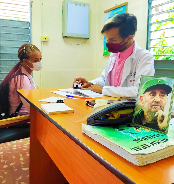 Foto médico Yateras