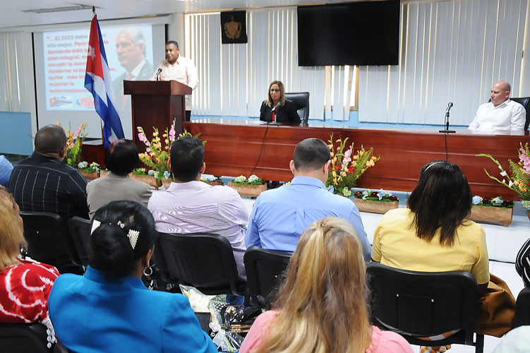 Nueva Gobernadora Guantánamo 3