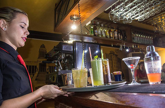 dependienta bar restaurante la catedral
